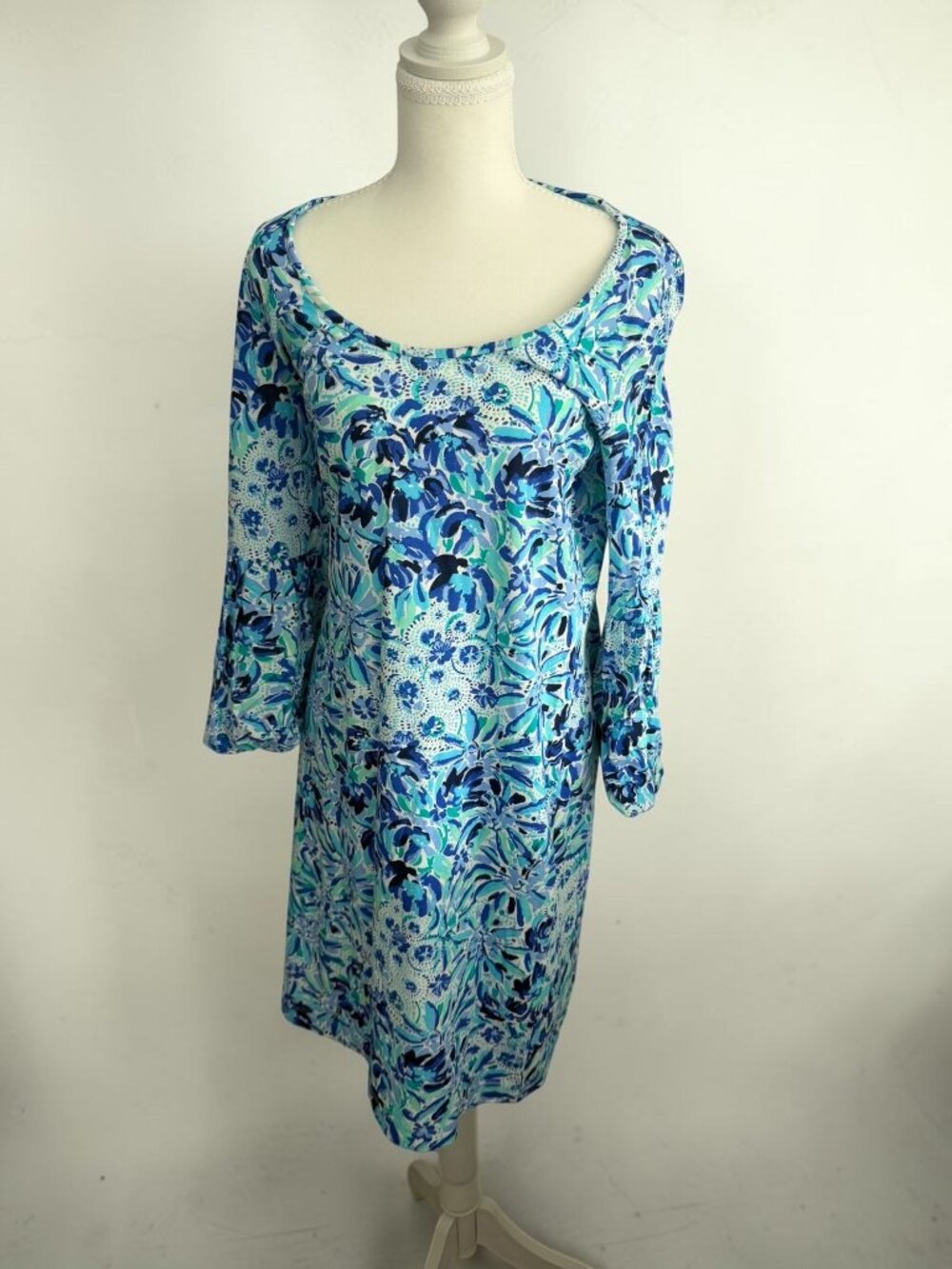 LILLY PULITZER Blue Floral 3/4 Sleeve Dress Size Medium